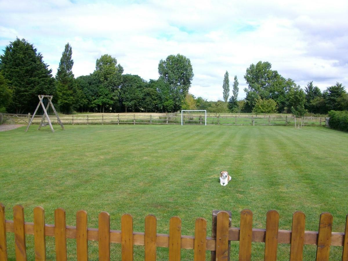 The Old Cowstall Самъртън Екстериор снимка